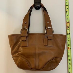 Medium Coach Bucket Tote - Camel/Brown